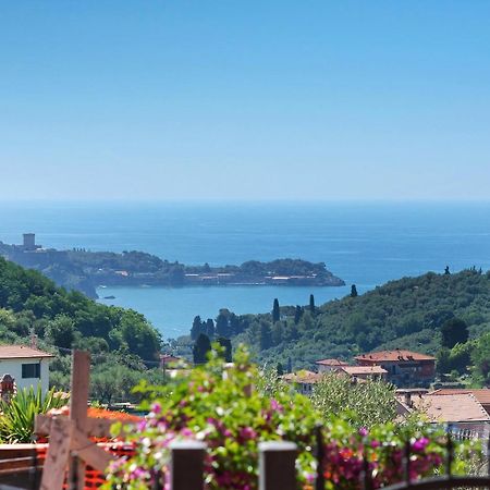 Hemingway'S Shelter Villa La Spezia Exterior photo